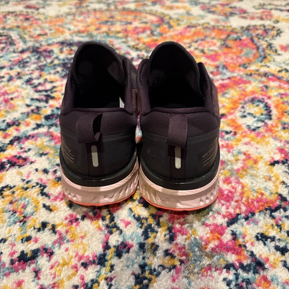 Nike Navy Blue and Pink Athletic Shoes - Picture 2 of 5
